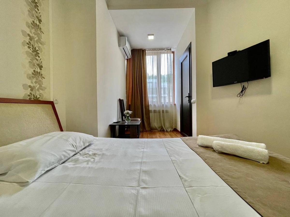 Hotel Merien Yerevan Exterior photo