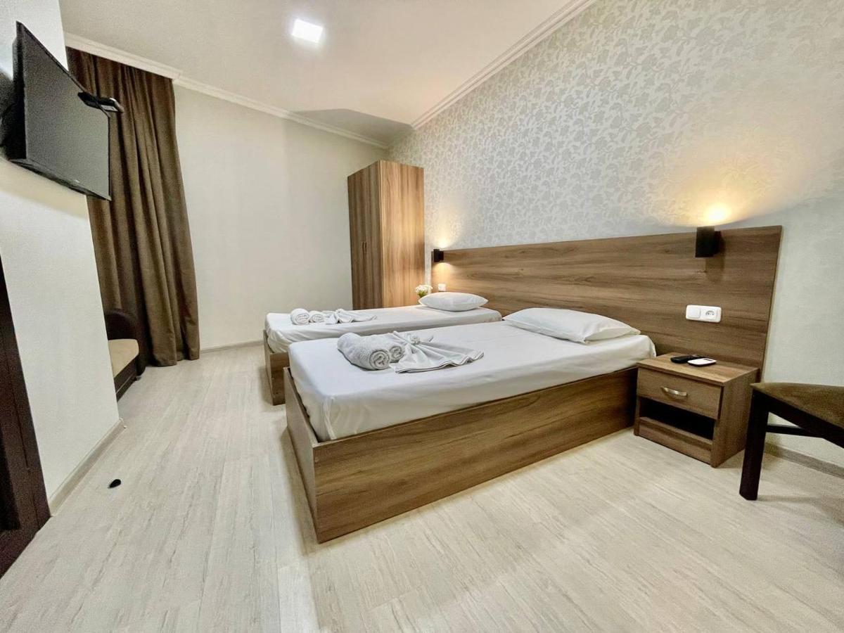 Hotel Merien Yerevan Exterior photo