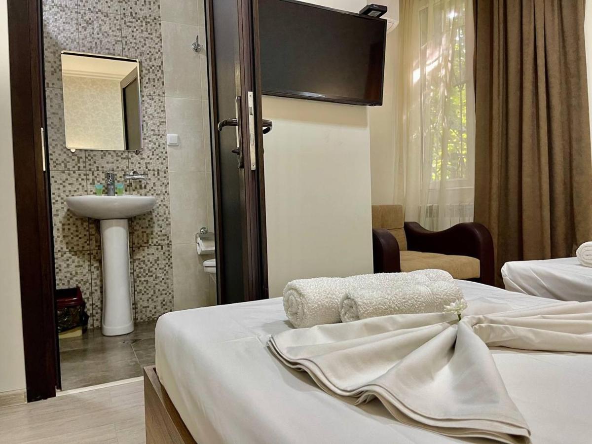 Hotel Merien Yerevan Exterior photo