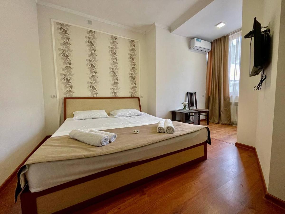 Hotel Merien Yerevan Exterior photo
