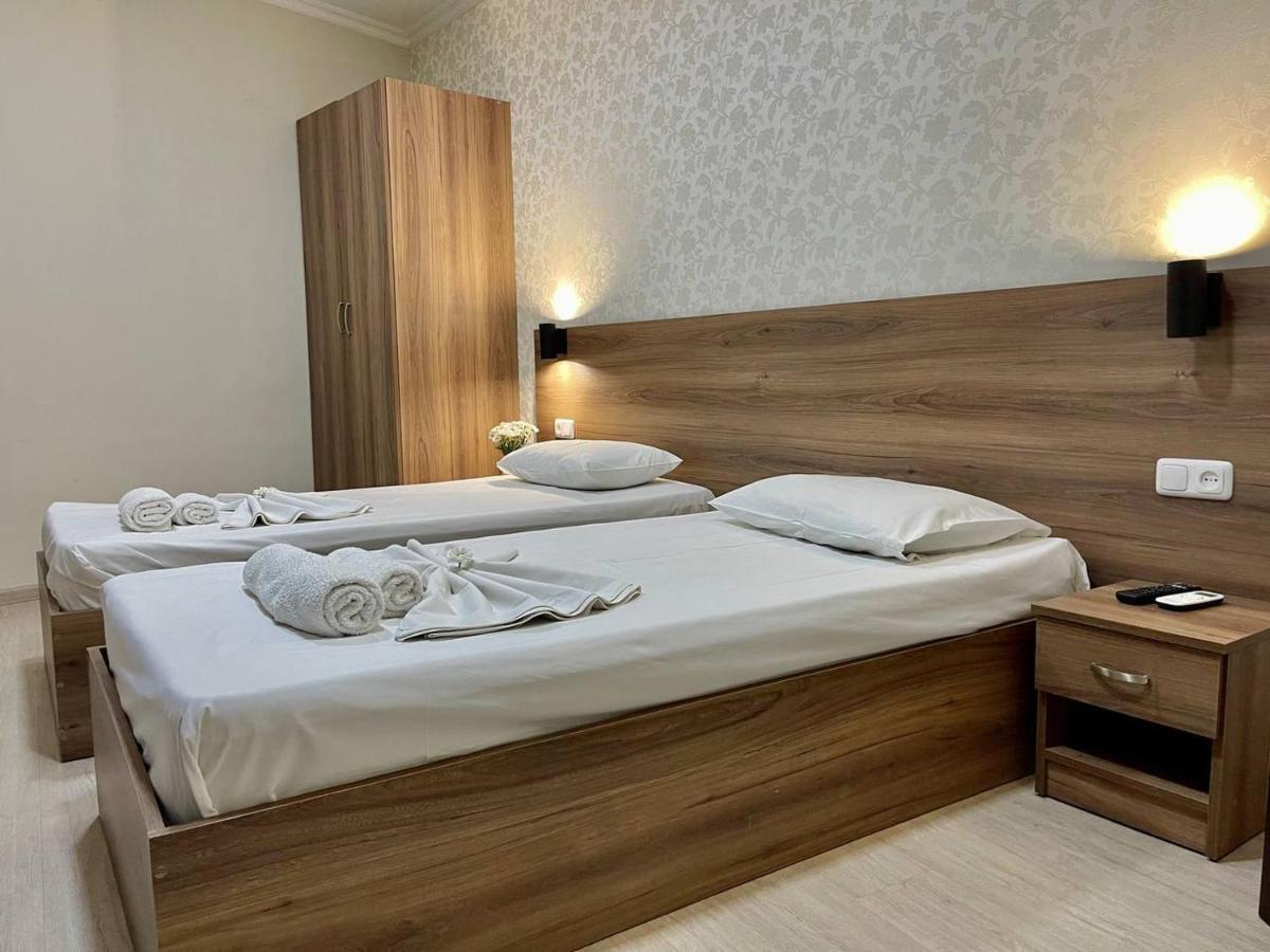Hotel Merien Yerevan Exterior photo