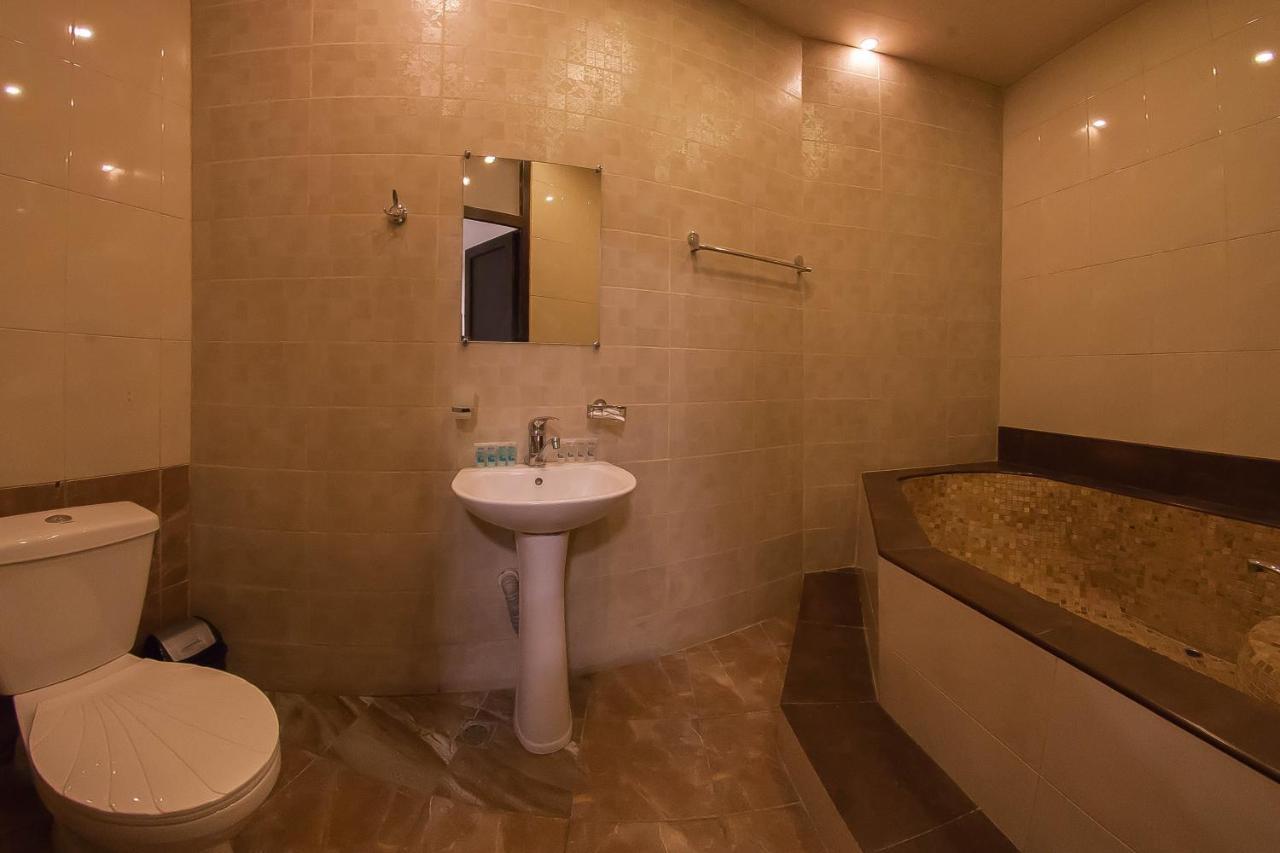 Hotel Merien Yerevan Exterior photo