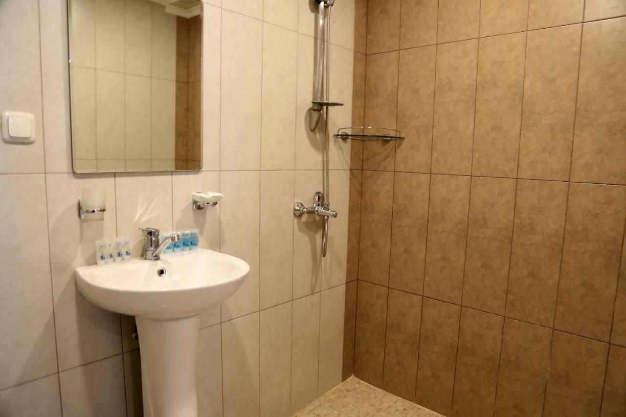Hotel Merien Yerevan Exterior photo